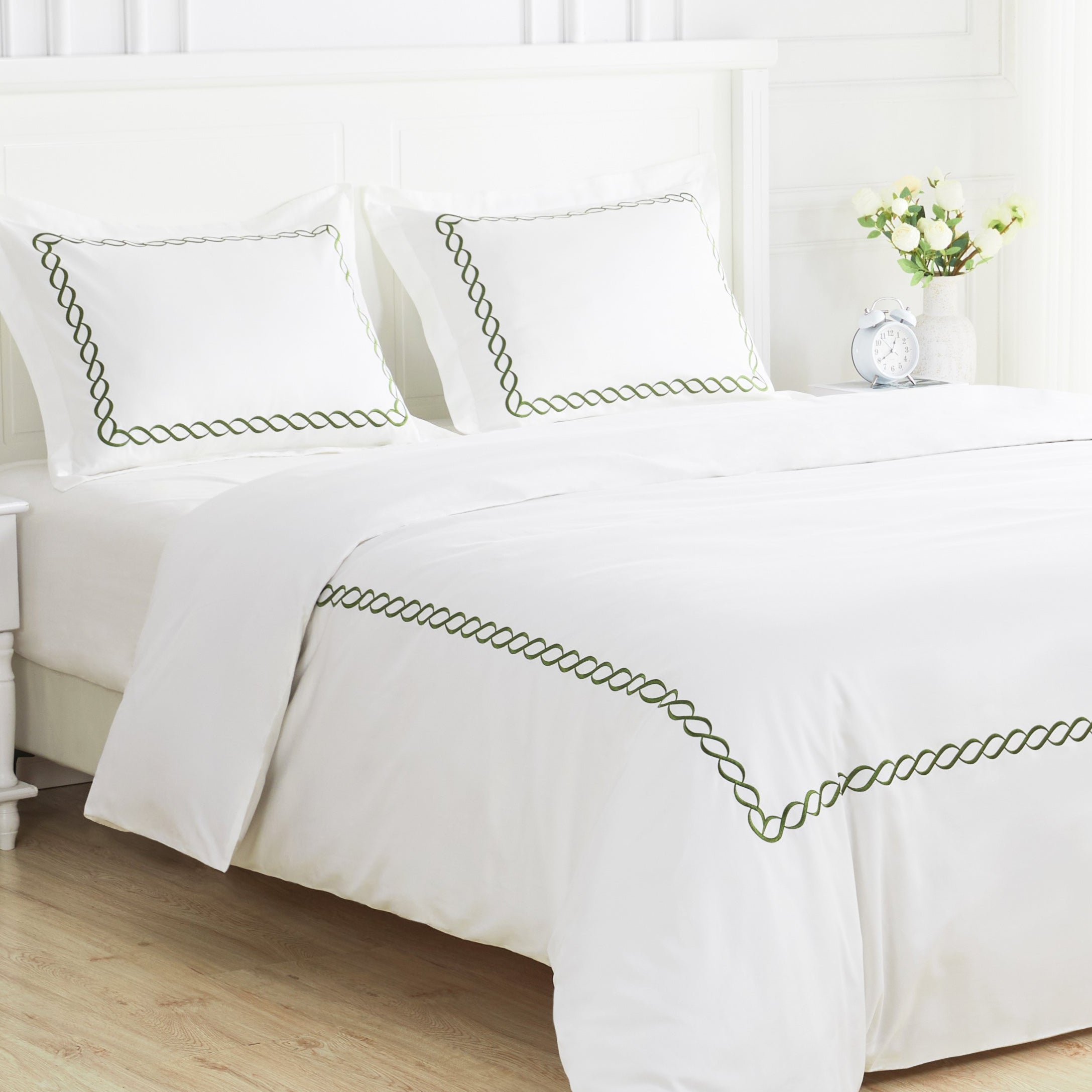 600 Thread Count Rope Embroidered Duvet Set