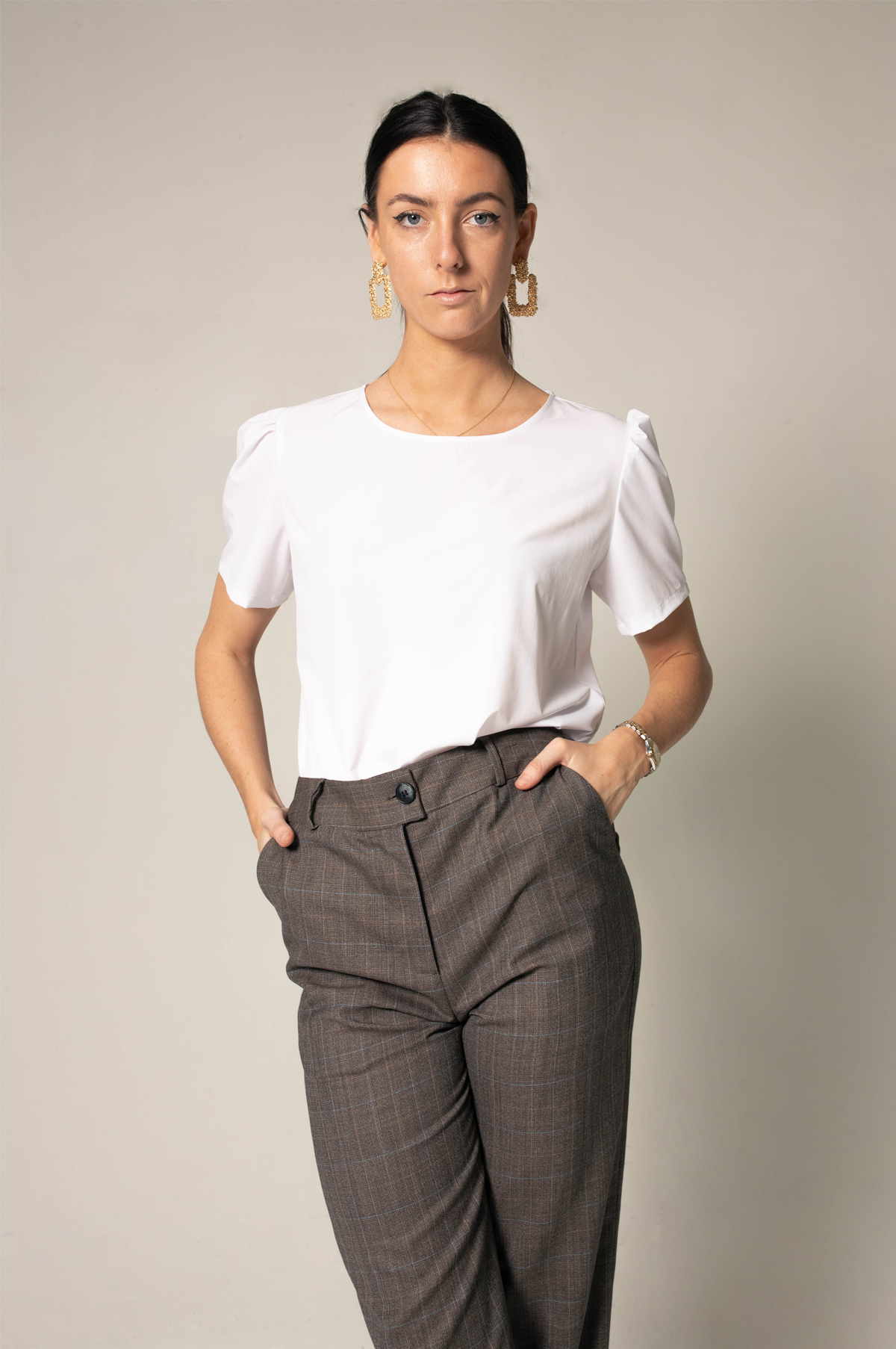 Elegant Round Neck Blouse in White – Chic Women’s Top
