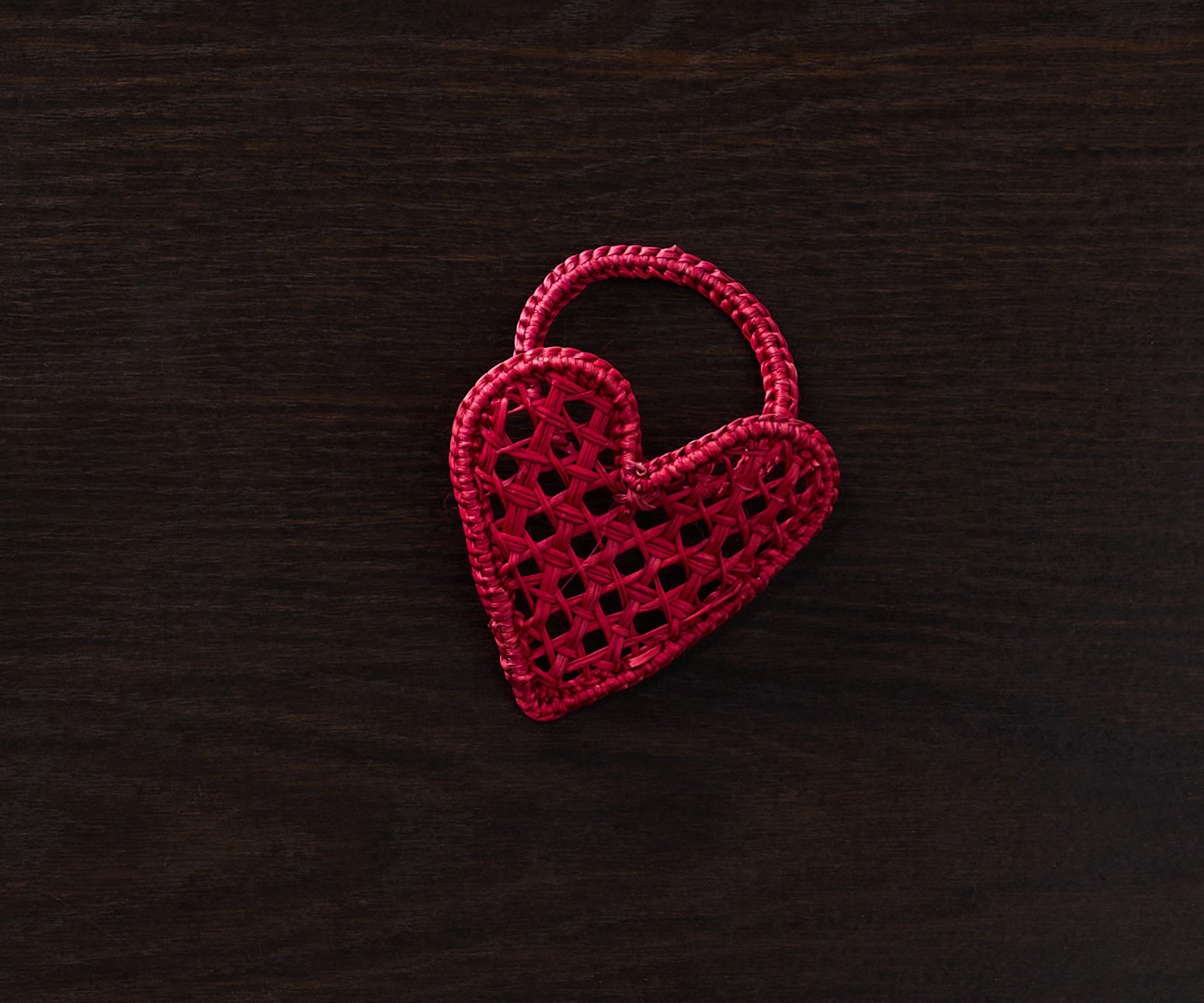 Handwoven Heart Napkin Rings – Set of Raffia Palm Napkin Holders – Coastal Boho Table Décor – Artisan Handmade Dining Accents