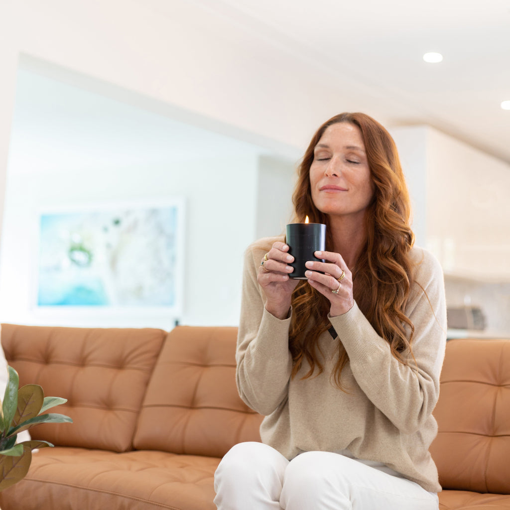 Escapade Single-Wick Candle