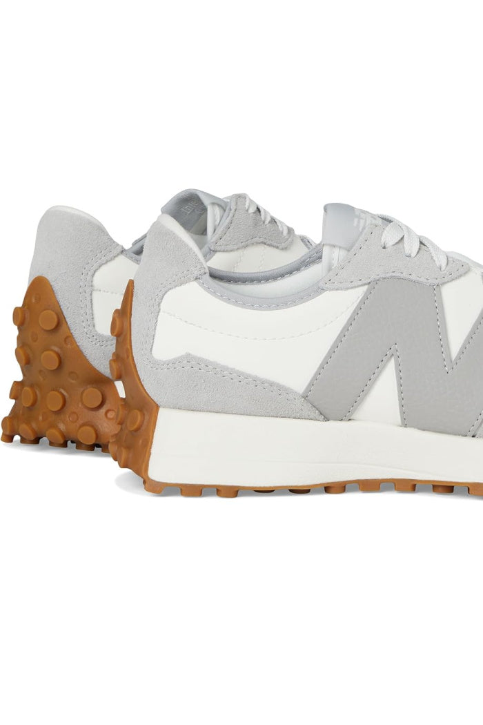 New Balance 327