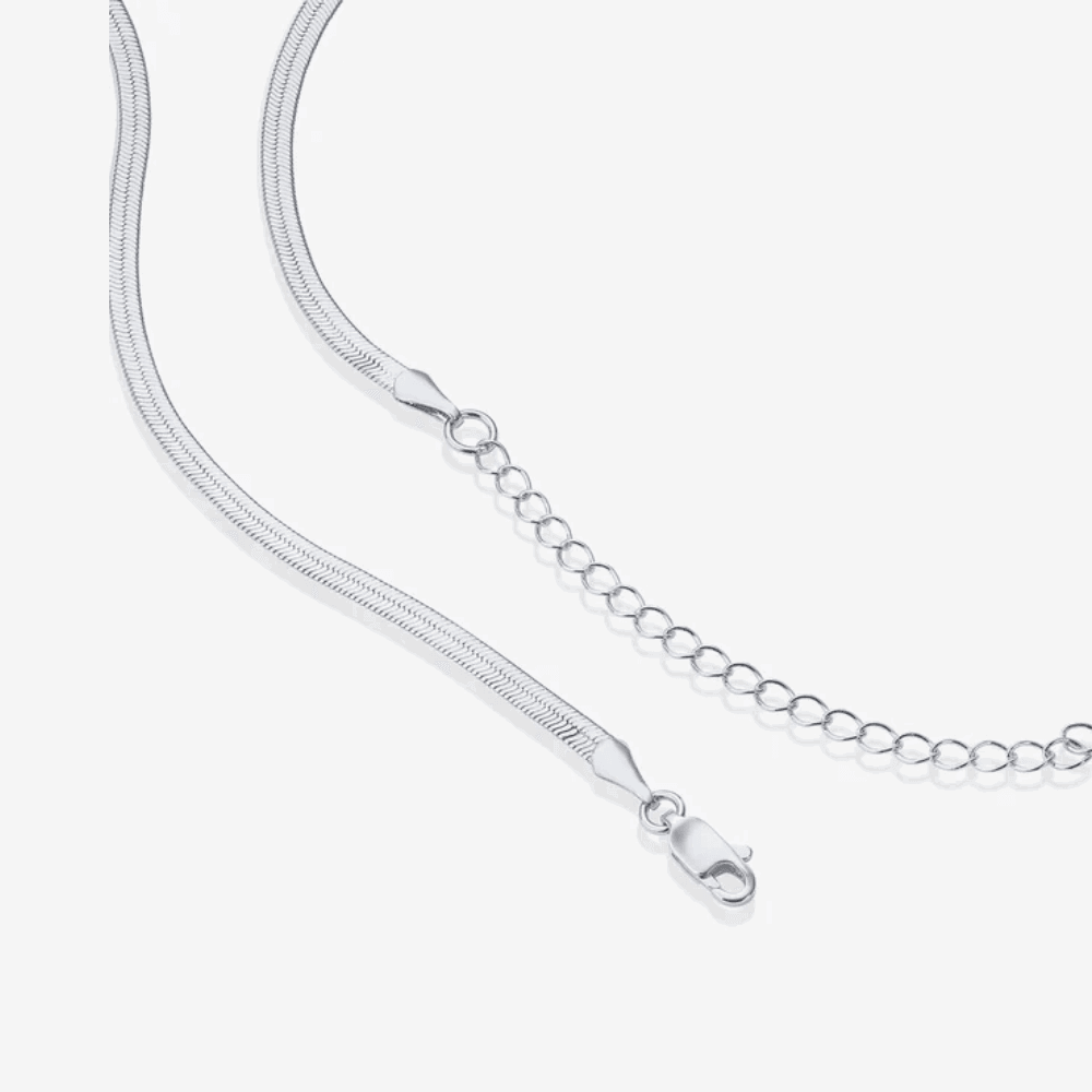 Emra Snake Chain Necklace – Sleek Sophistication & Versatility