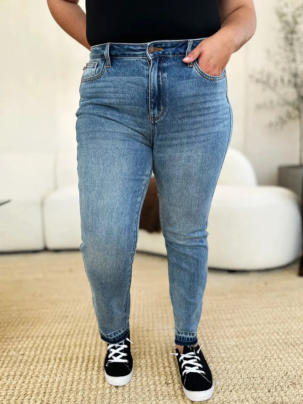 Full/Plus Size Mid Rise Rigid Magic Release Hem Judy Blue Jeans