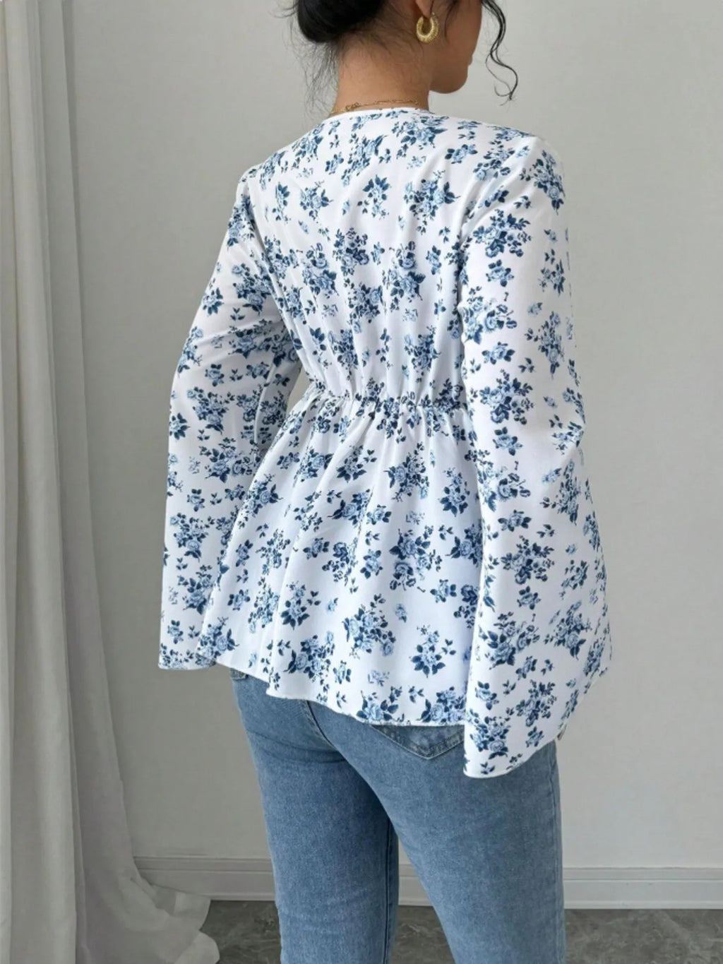 Floral Print V Neck Long Sleeve Buttoned Peplum Blouse