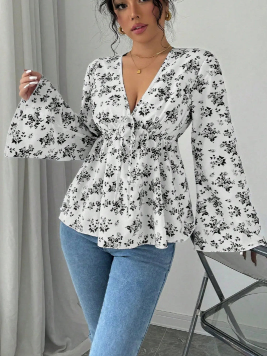 Floral Print V Neck Long Sleeve Buttoned Peplum Blouse