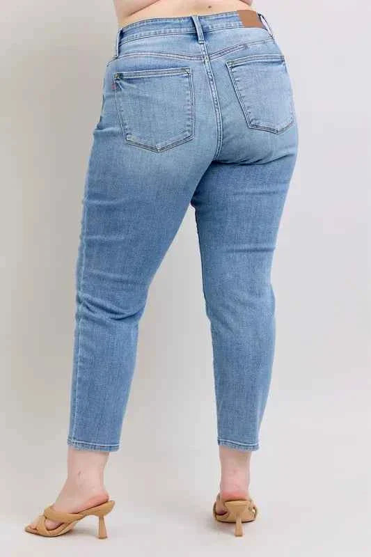 Judy Blue Plus Size Slim Jeans Mid Rise Vintage Wash with Cell Phone Pocket Women's Jeans