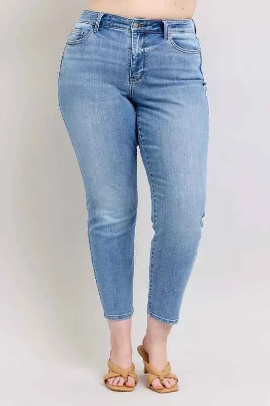 Judy Blue Plus Size Slim Jeans Mid Rise Vintage Wash with Cell Phone Pocket Women's Jeans