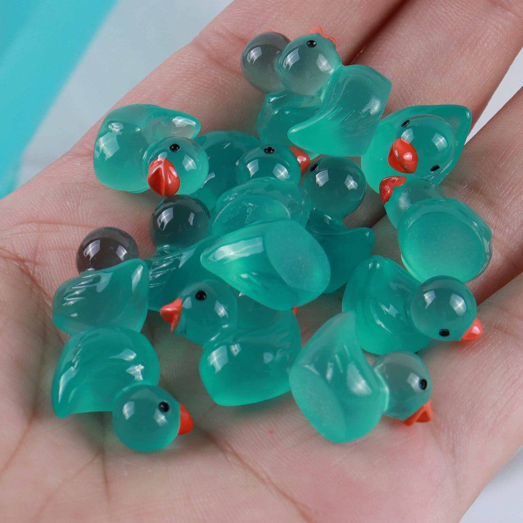 Resin luminous cartoon three-dimensional cute cartoon duck DIY car ornament keychain micro landscape hair clip decoration