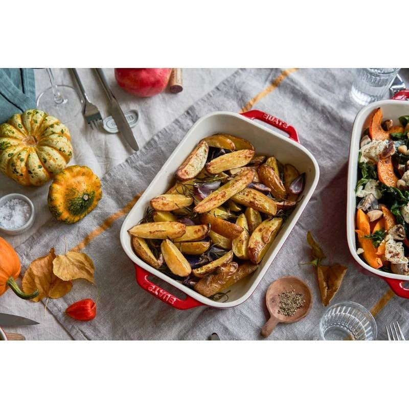 2 Piece Ceramic Stoneware Baking Dish Set in Cherry Red / Ivory