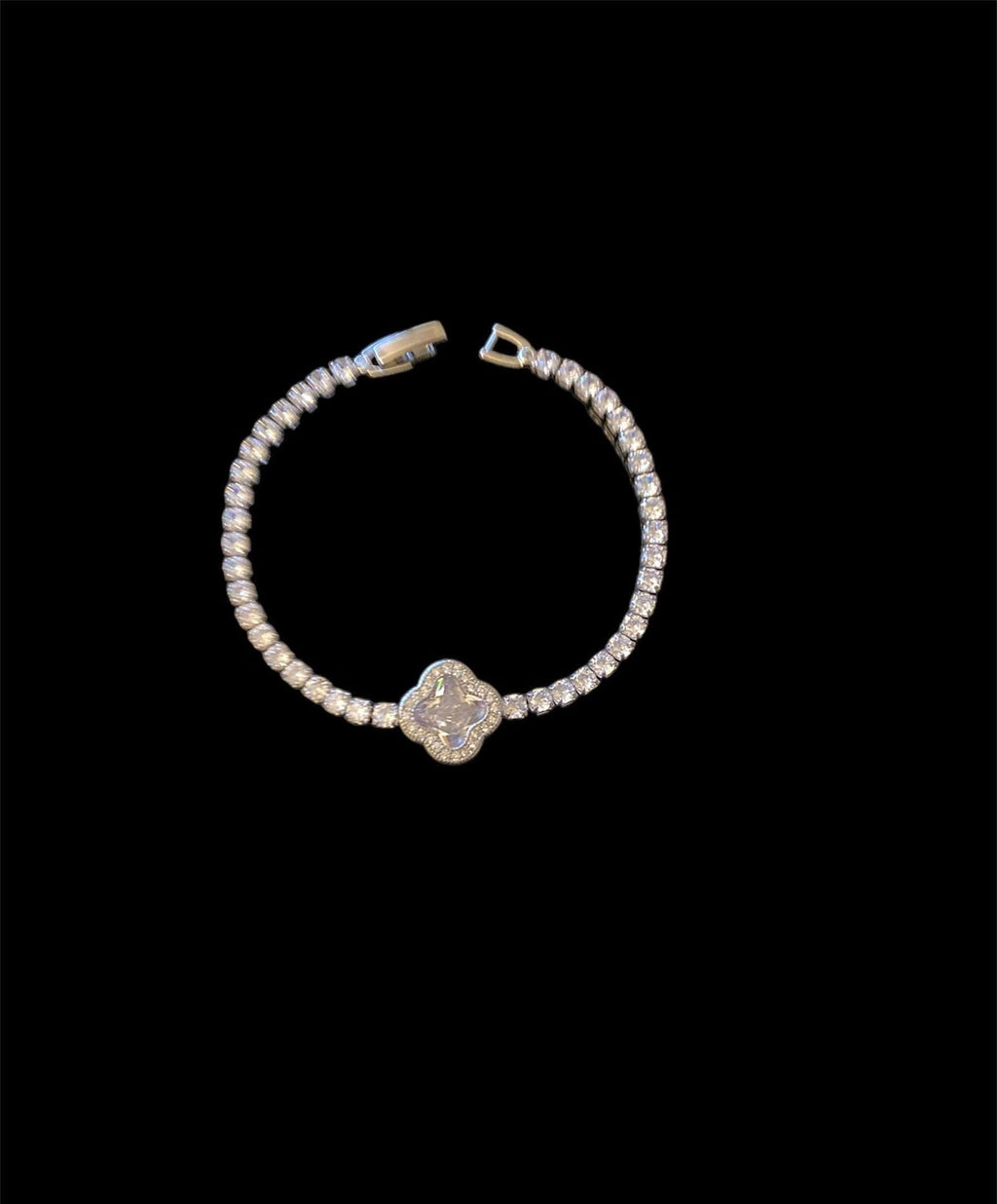 Elegant Crystal Clover Tennis Bracelet - Sparkling Sophistication