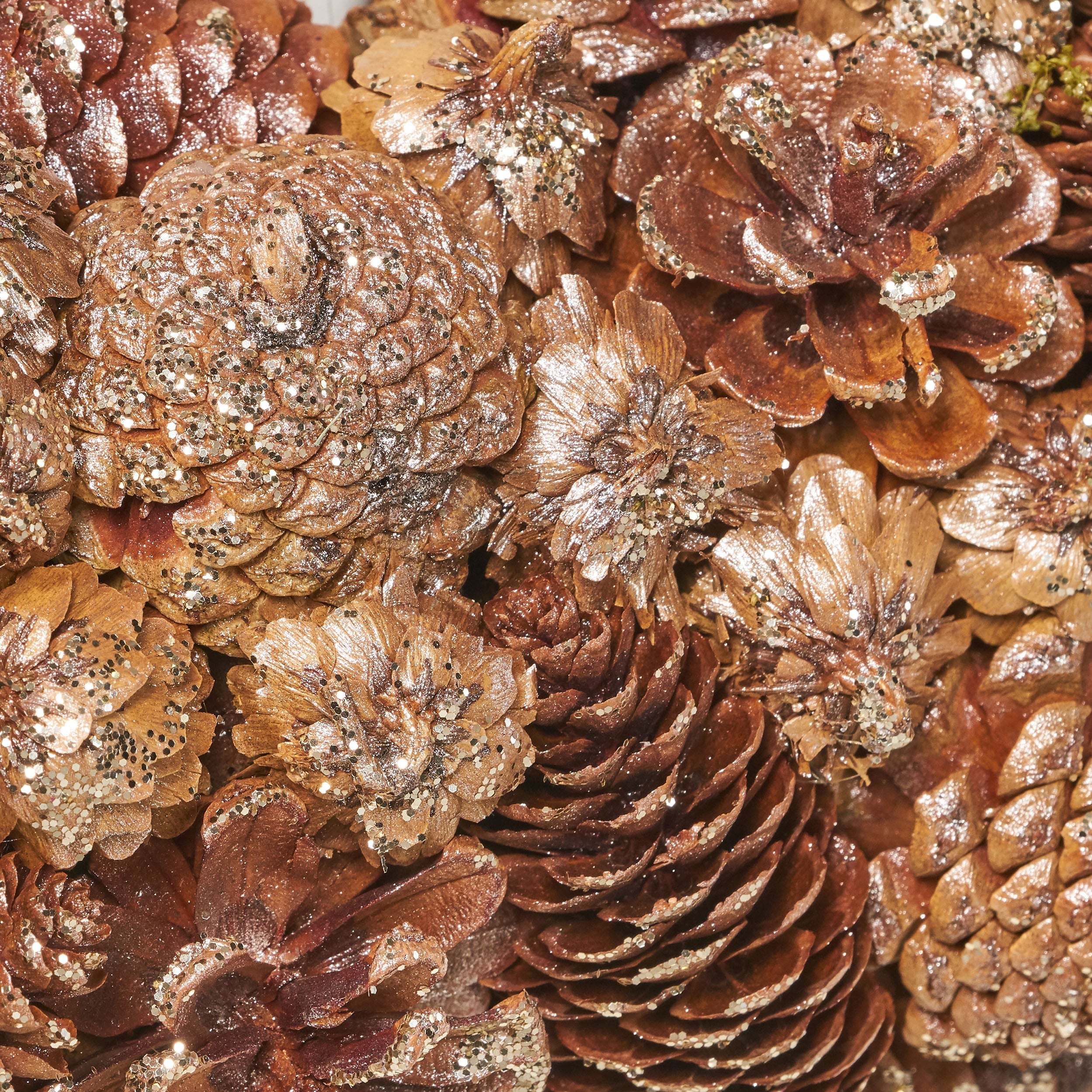 18.5'' PINE CONE WREATH