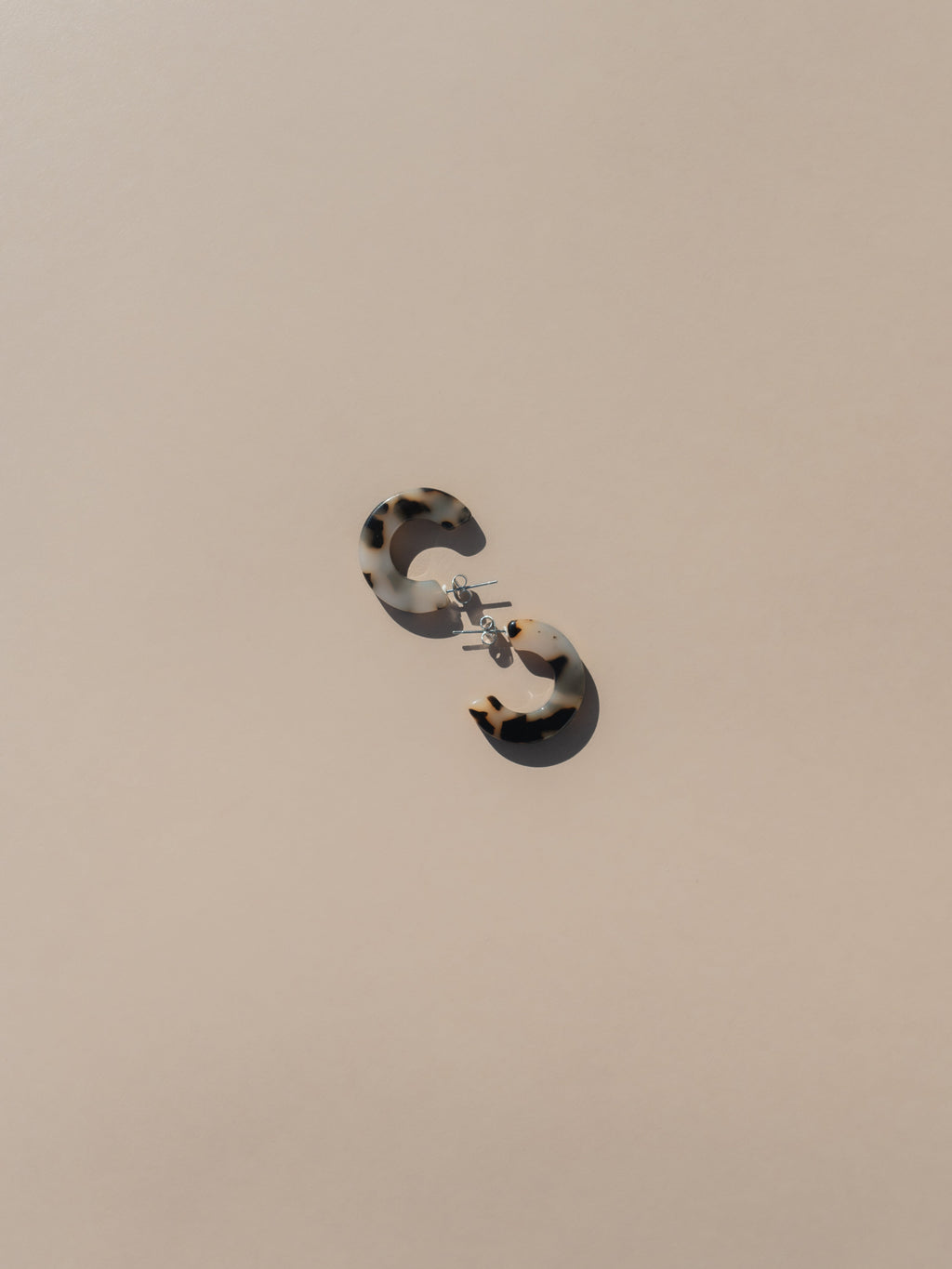 Ray Hoops Earrings - Ivory