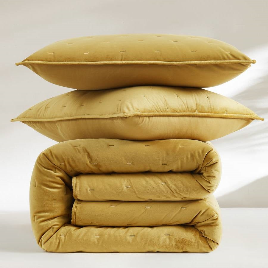 Full / Queen 3-Piece Mustard Yellow Velvet Embroidered Lavishly Soft Quilt Set