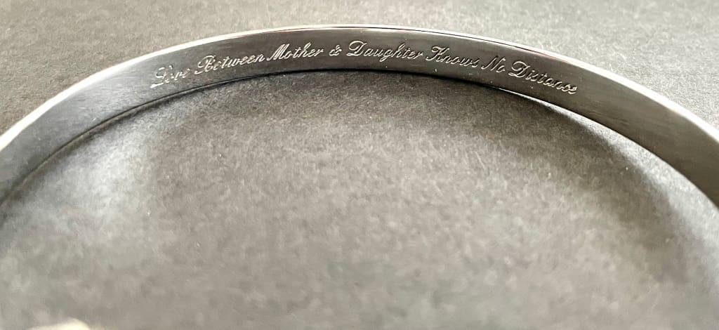 Engraved Mother Daughter Bracelets- Engraved Love Between Mother and Daughter Knows No Distance Bracelet