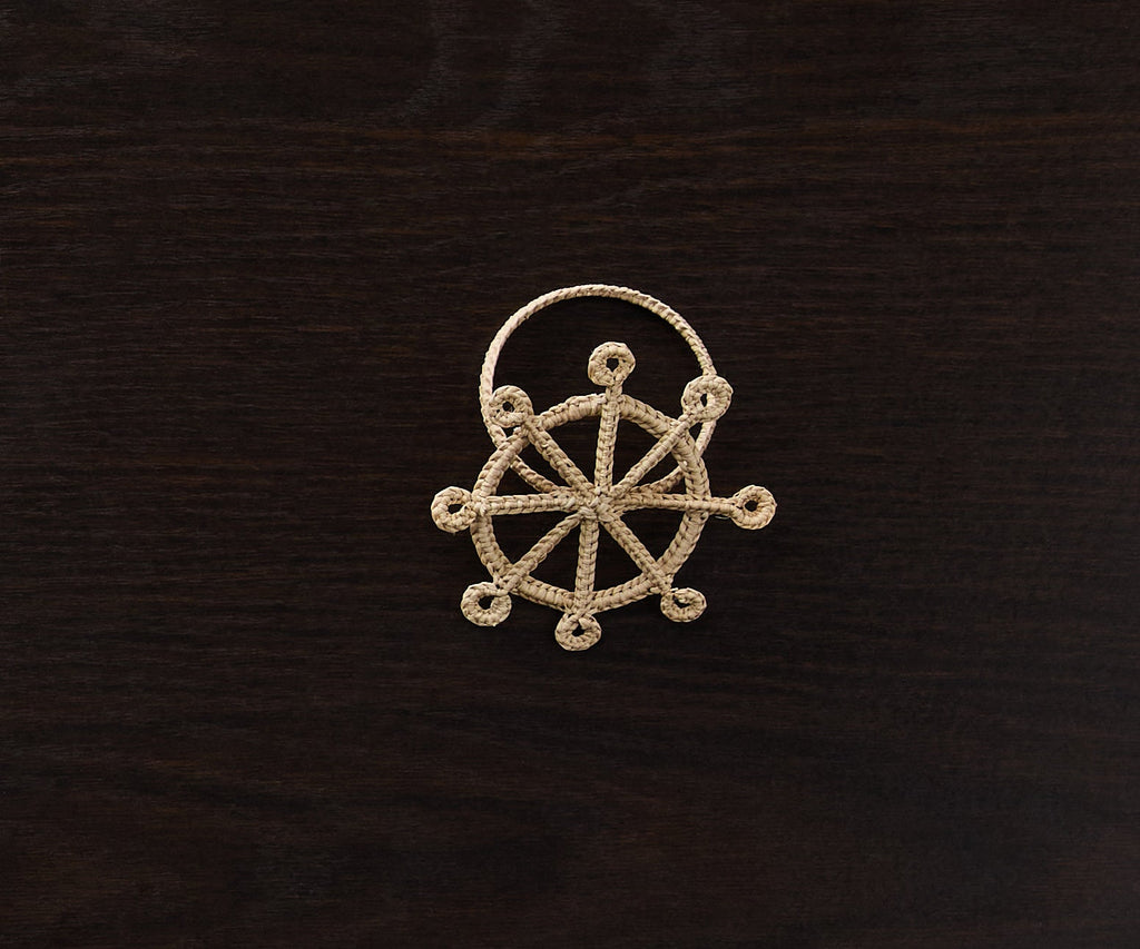 Coastal Ship Wheel Napkin Ring – 2.5” Handwoven Iraca Palm – Nautical Table Decor from Colombia