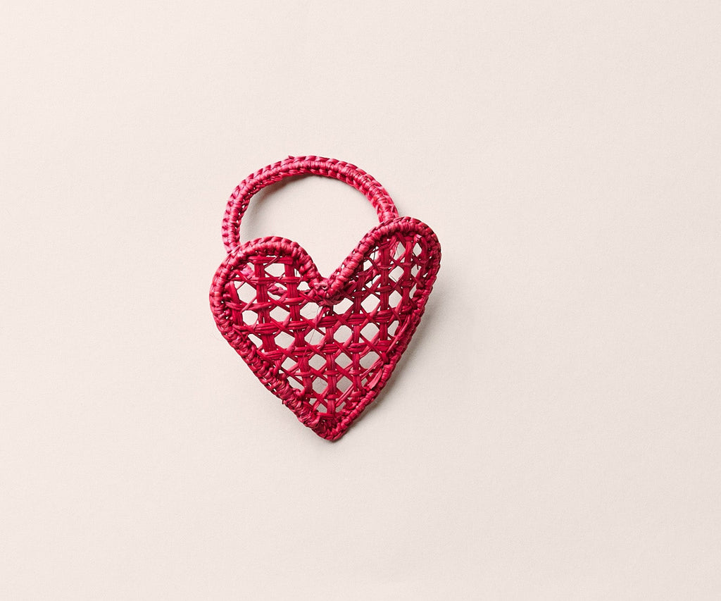 Handwoven Heart Napkin Rings – Set of Raffia Palm Napkin Holders – Coastal Boho Table Décor – Artisan Handmade Dining Accents