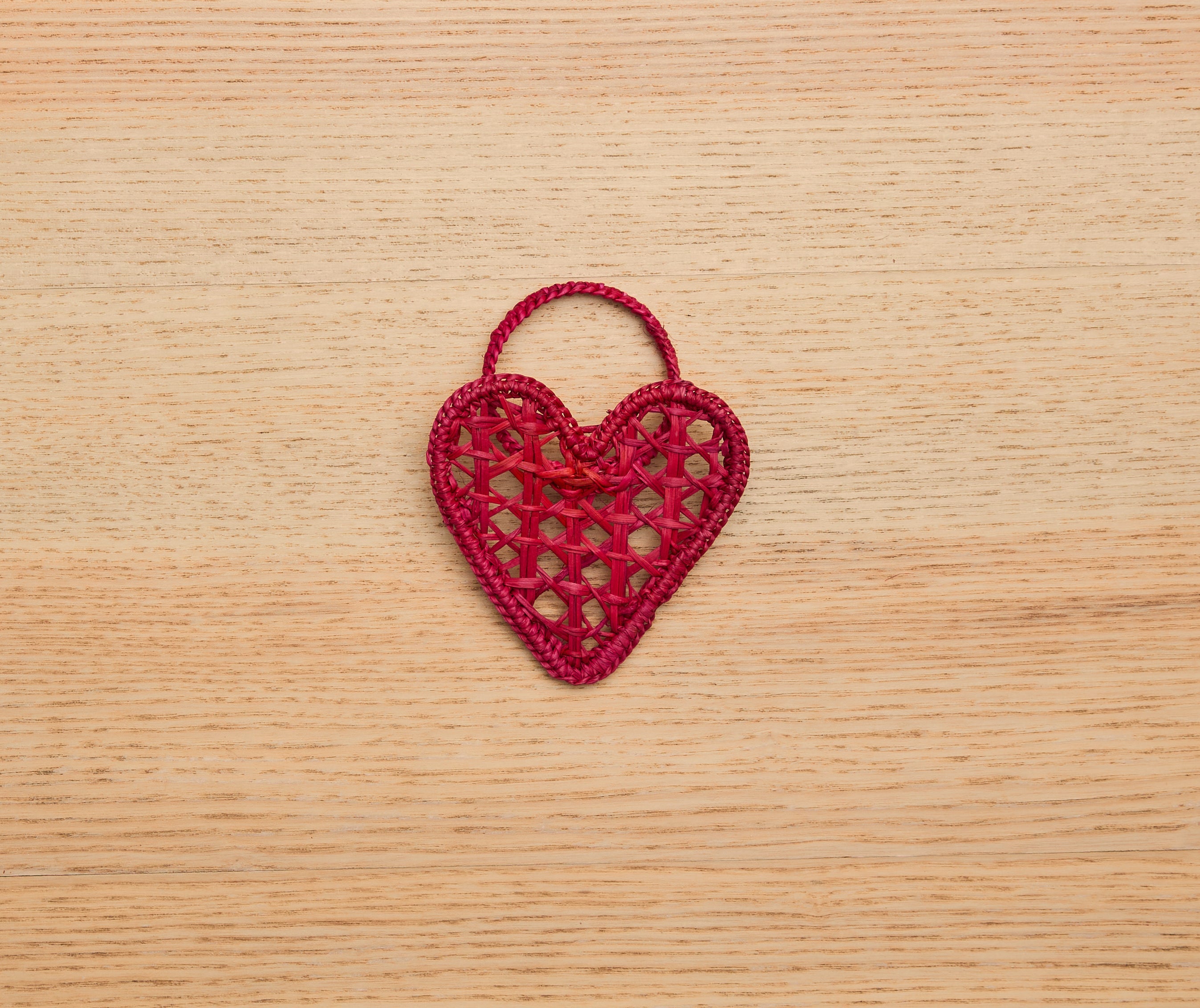 Handwoven Heart Napkin Rings – Set of Raffia Palm Napkin Holders – Coastal Boho Table Décor – Artisan Handmade Dining Accents