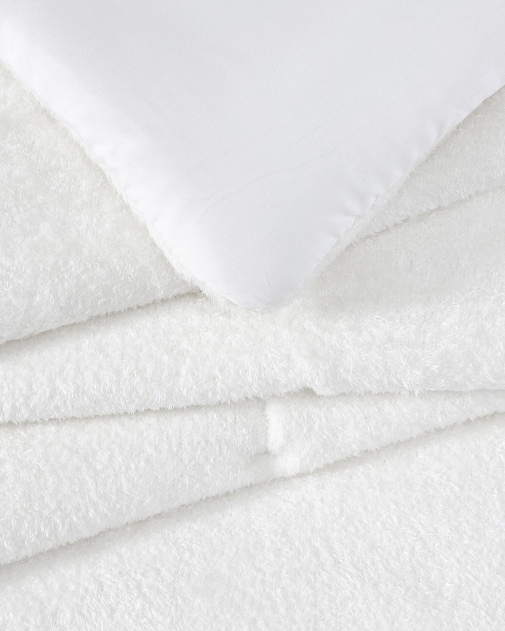 Cloud Silque Stitch Comforter