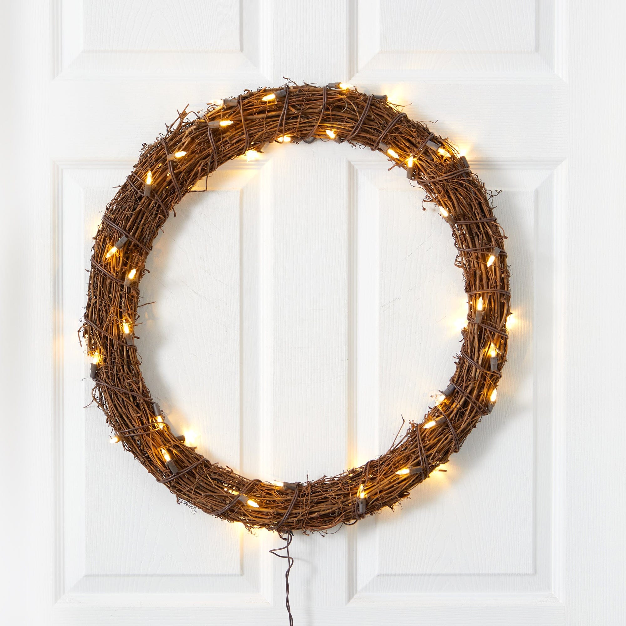 22” Vine Wreath with 50 Warm White LED Lights