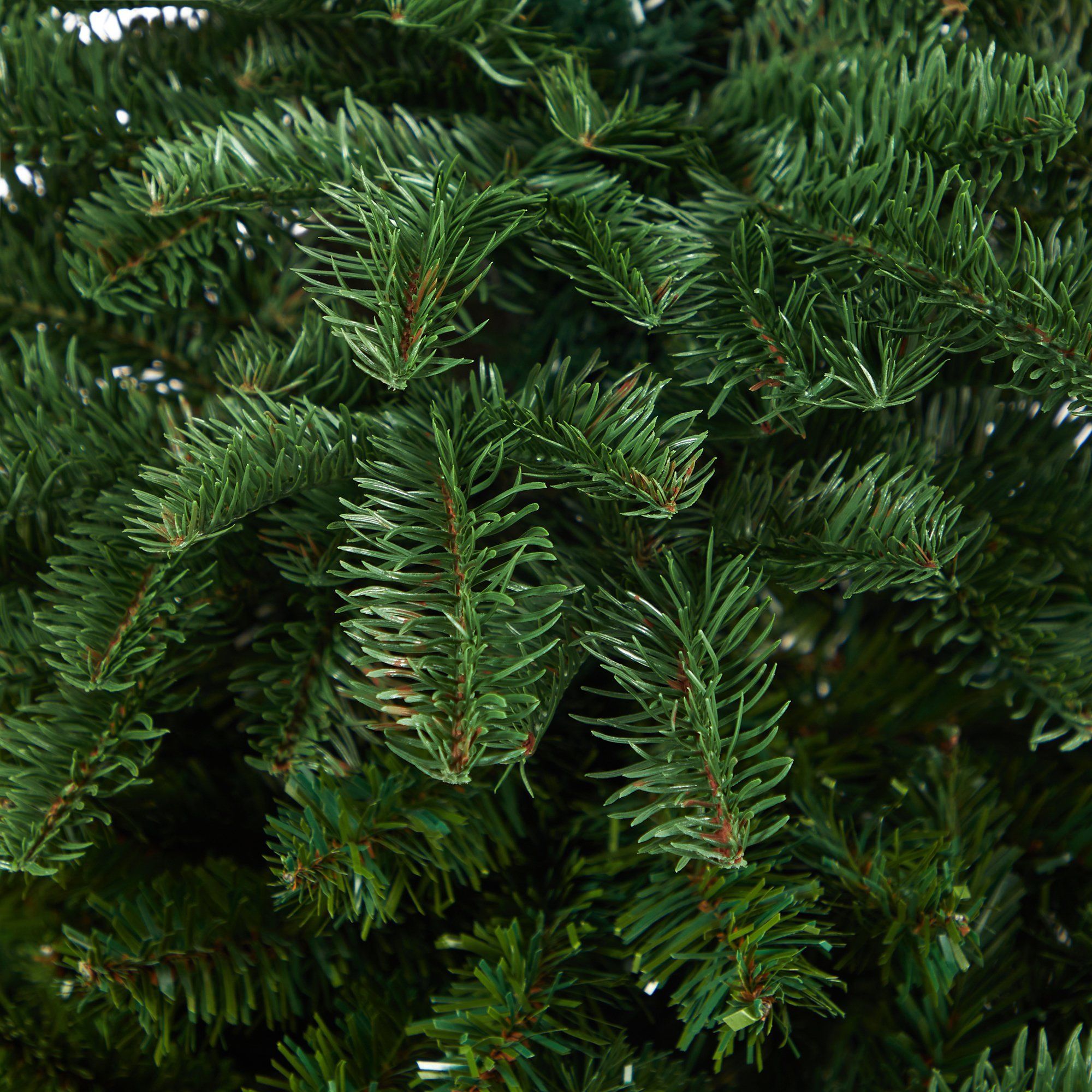 3.5’ South Carolina Spruce Artificial Christmas Tree with 458 Bendable Branches in Red Tower Planter