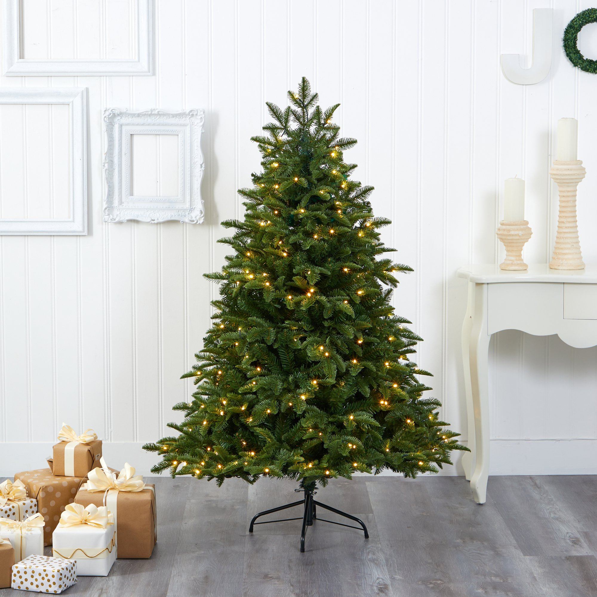 5’ Wyoming Fir Artificial Christmas Tree with 250 Clear LED Lights and 630 Bendable Branches