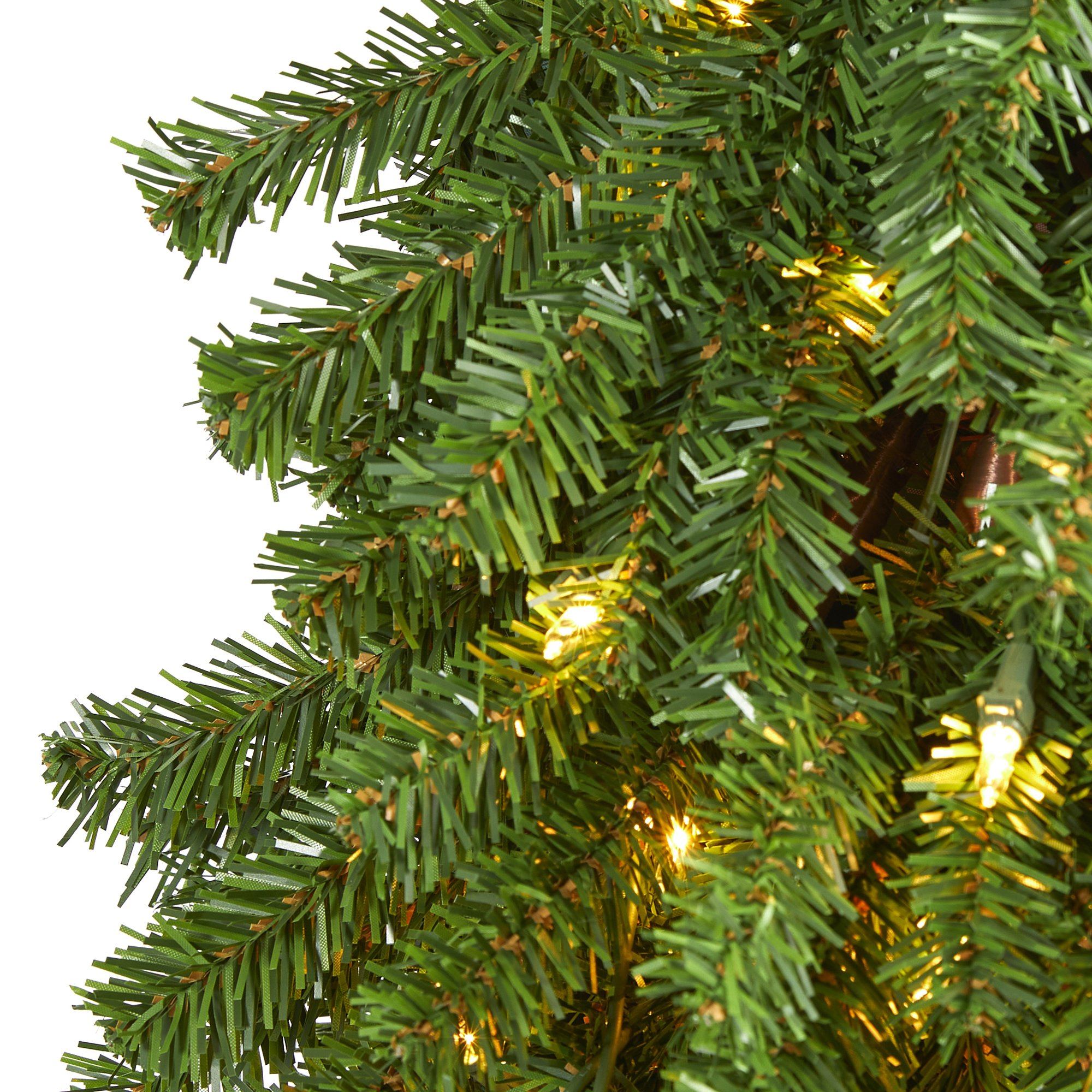 6' Alpine Artificial Christmas Tree with 200 Lights and 580 Bendable Branches