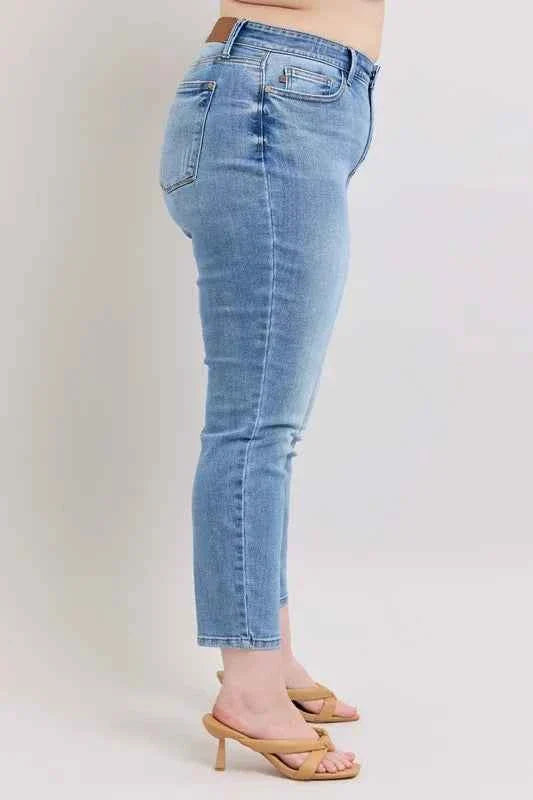 Judy Blue Plus Size Slim Jeans Mid Rise Vintage Wash with Cell Phone Pocket Women's Jeans