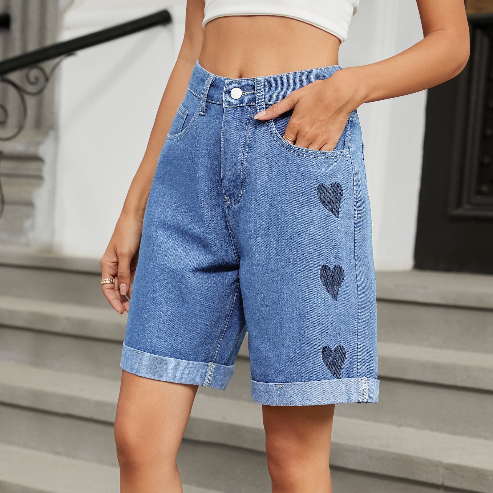 European and American women's perforated rolled edge five quarter denim shorts casual pants