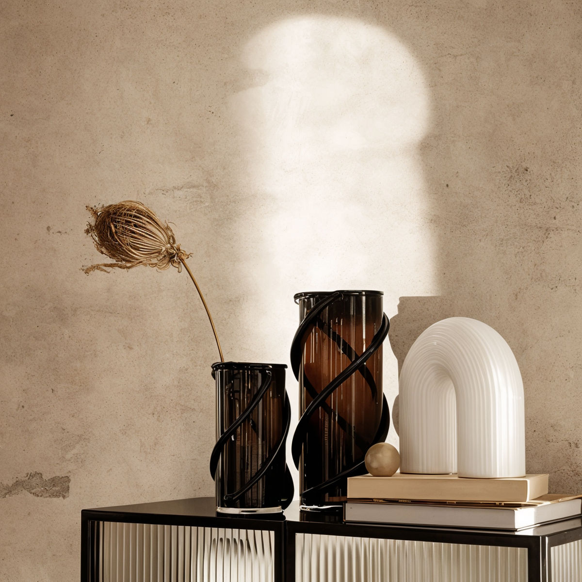 Vuelta Arch Table Lamp