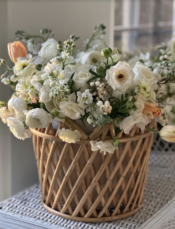 Natural Round Scalloped Lattice Rattan Planter