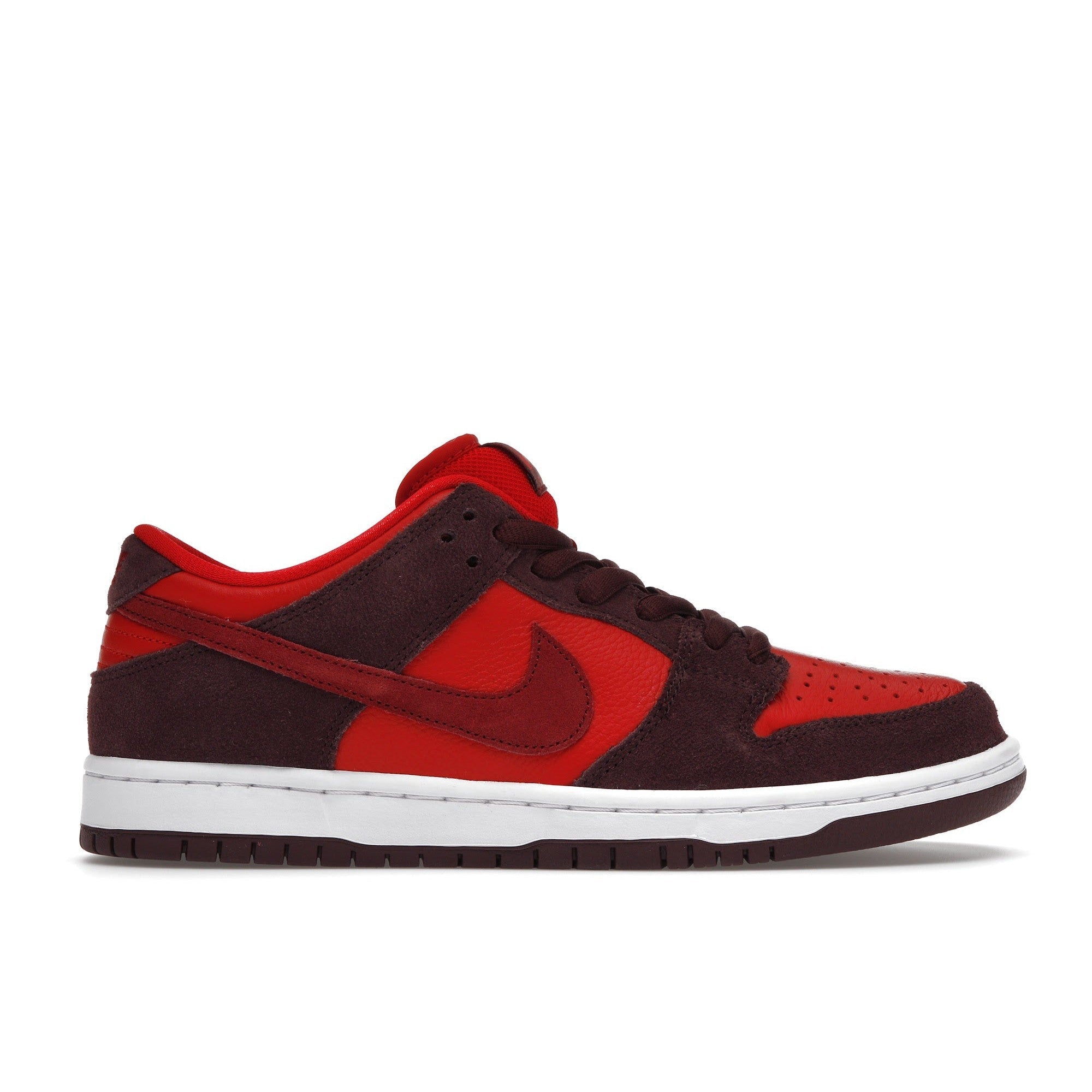 Nike SB Dunk Low Cherry