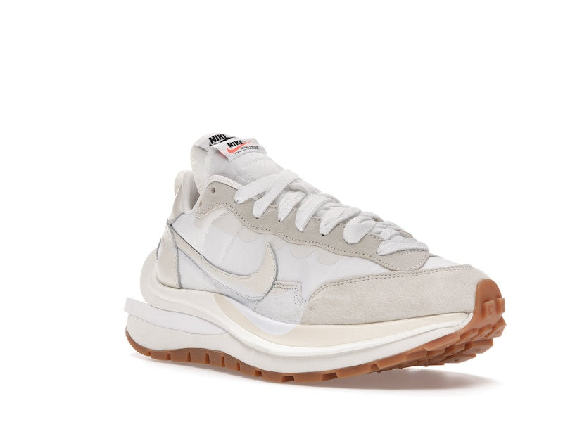 Nike Vaporwaffle sacai "Sail Gum"