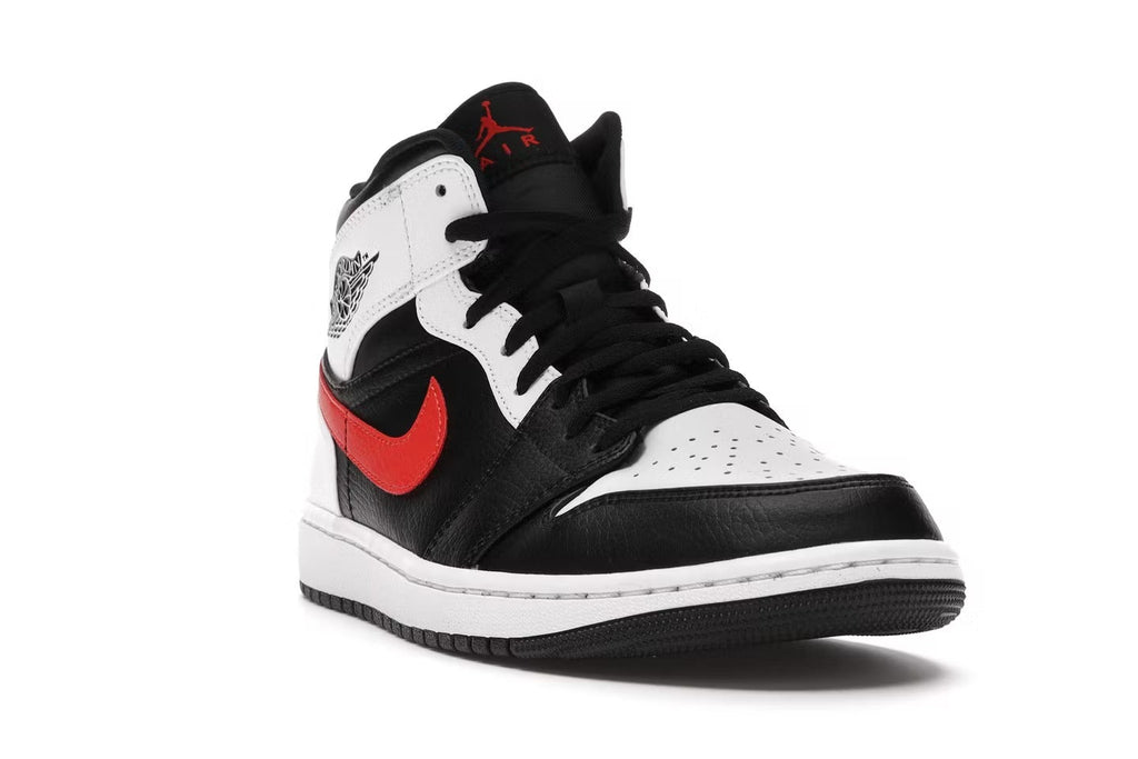 Air Jordan Retro 1 Mid "Chile Red"