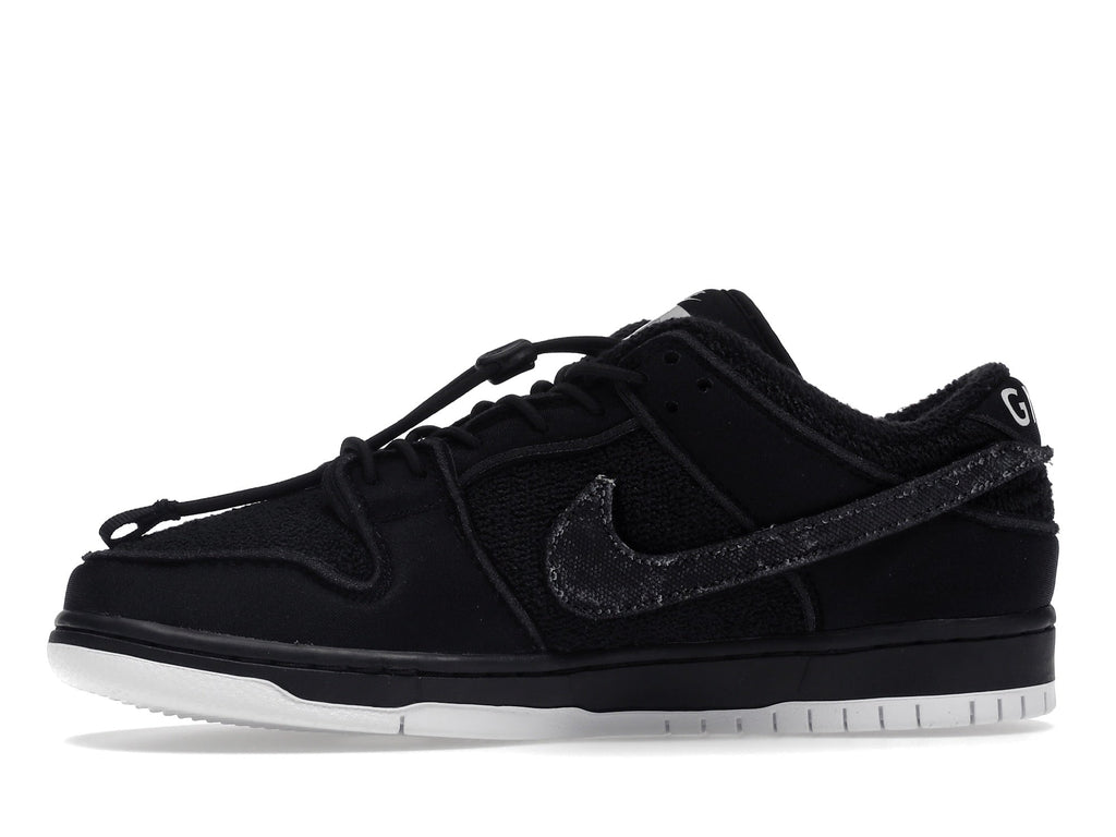 Nike SB Dunk Low "Gnarhunters"