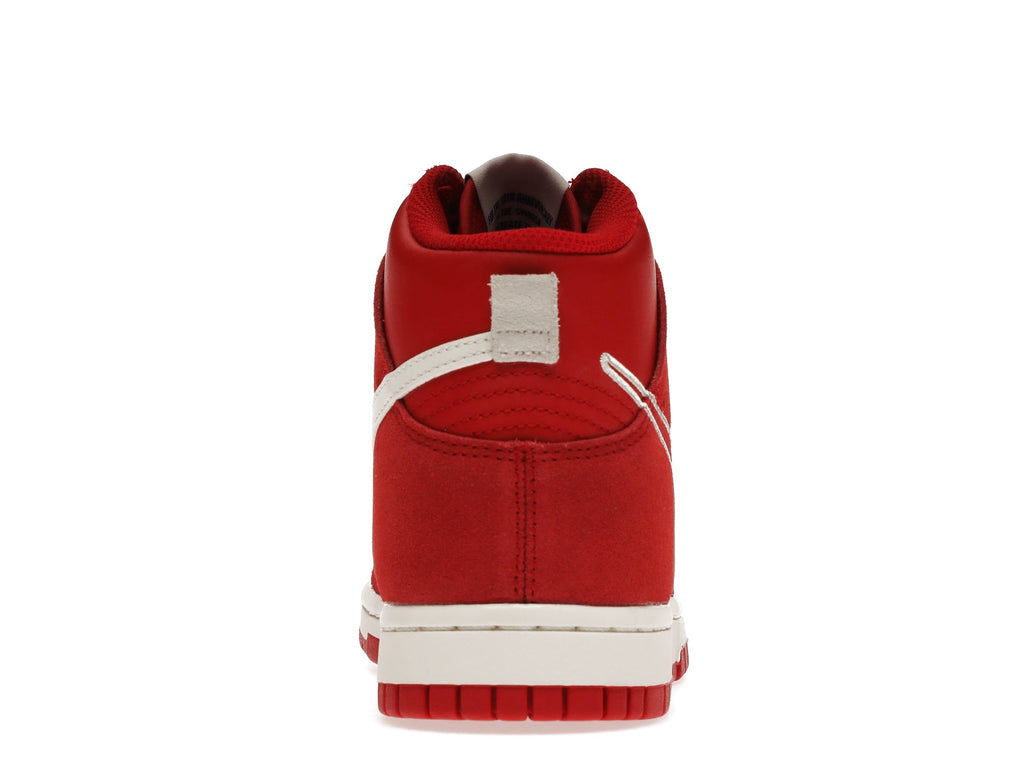 Nike Dunk High "First Use Red"