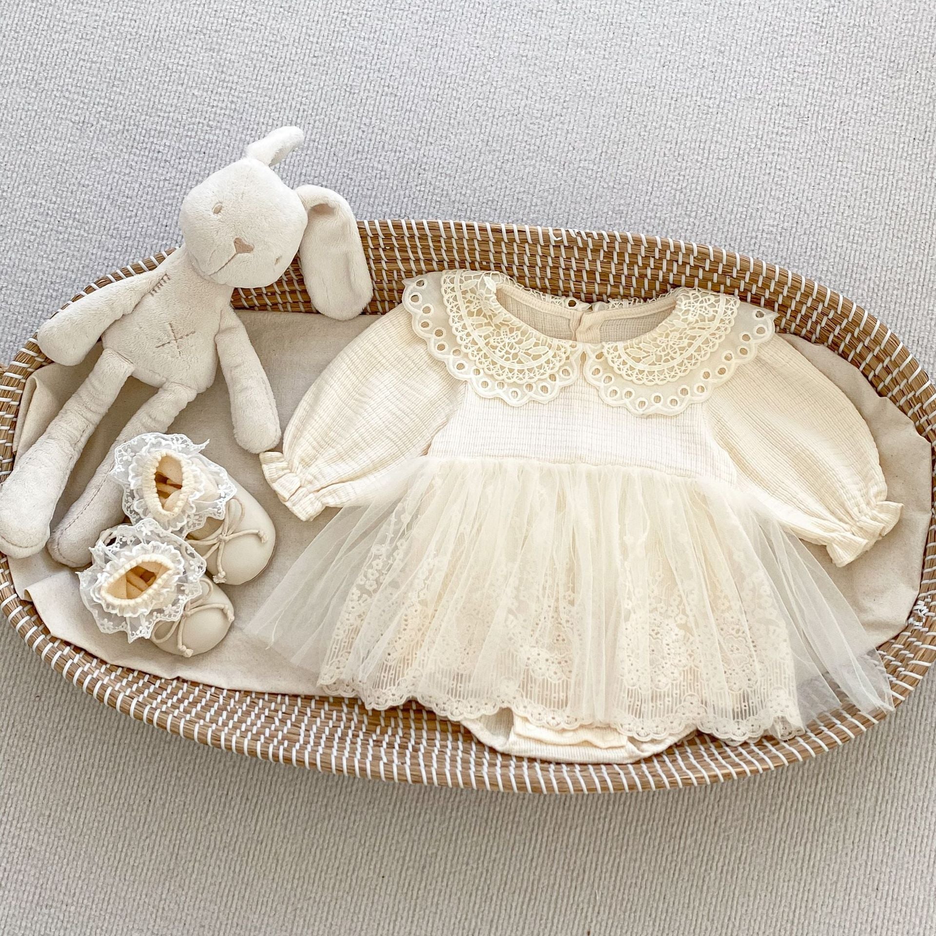 Autumn Arrival Baby Girls Knitted Long Sleeves Solid Color Floral Embroidered Tulle Patchwork Bodysuits Onesies Dress