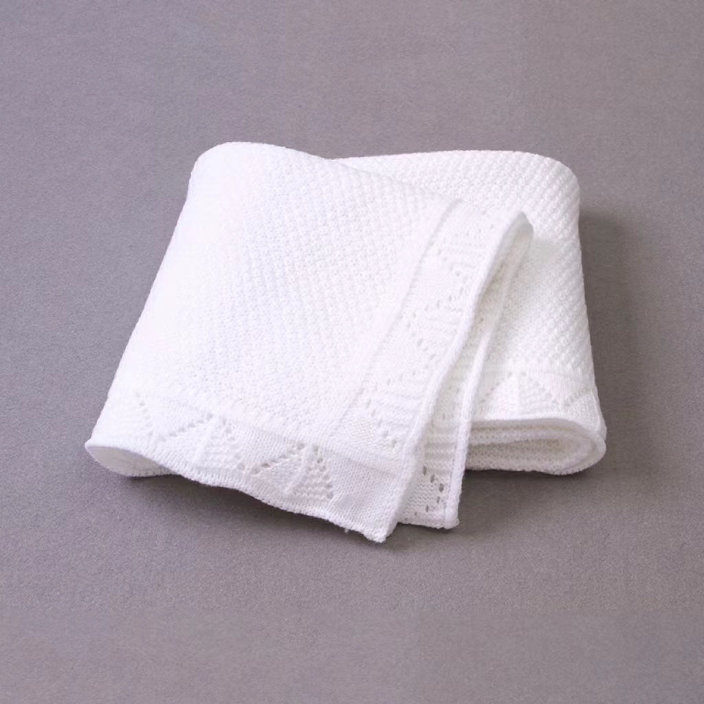Children Solid Color Hollow Carved Graphic Design Simply Style Wool Quilt Blanket