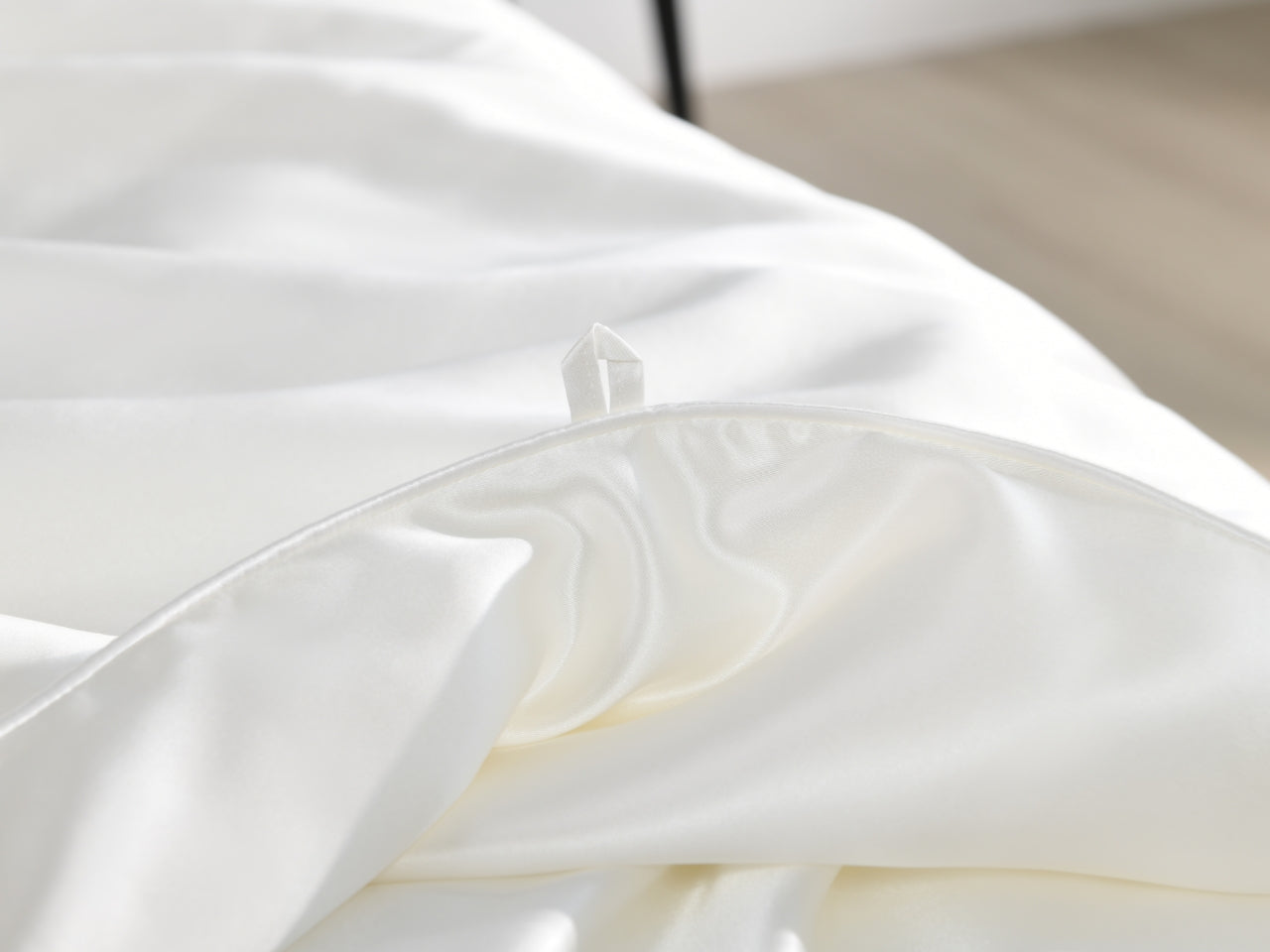 Silk Filled Comforter with Silk Shell by La Seta