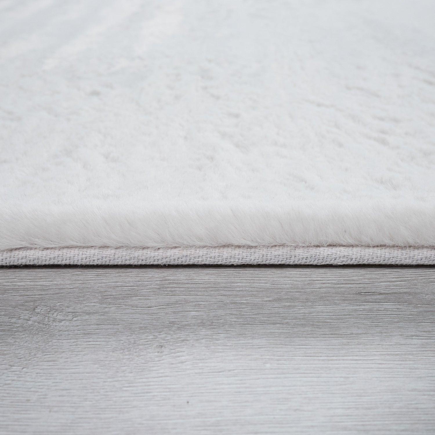 Super Soft Area Rug Fluffy High Pile Cosy Luxurious Touch in Solid Cream