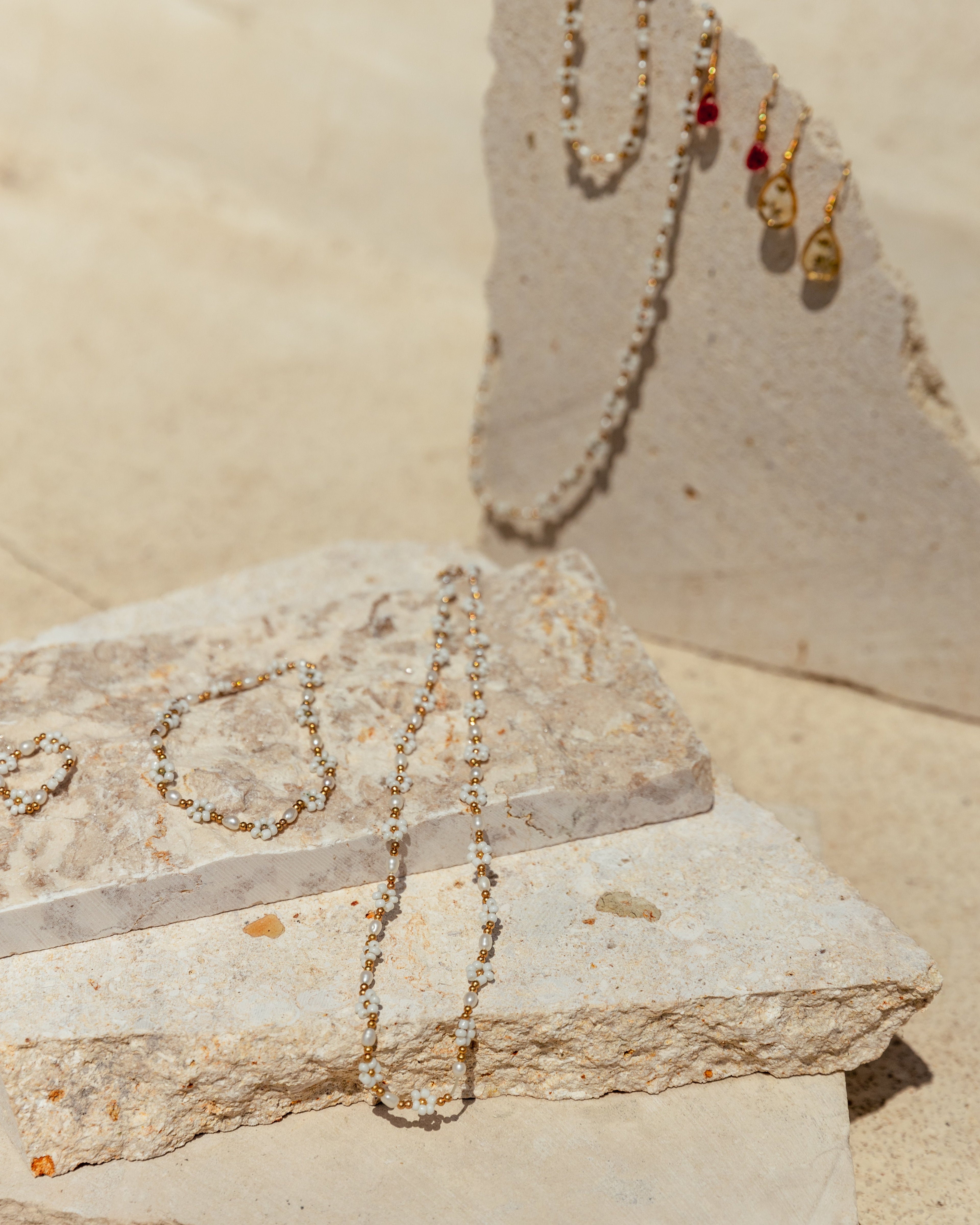 Freshwater Pearl and Flower Beaded Necklace